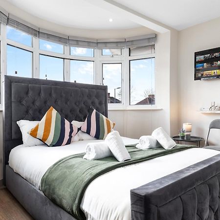 Serviced Ensuite Modern Studio - Sleeps 2 - Near Wembley Stadium - Good Transport Link To Central London - Harrow Ha3 Hatch End Exterior photo