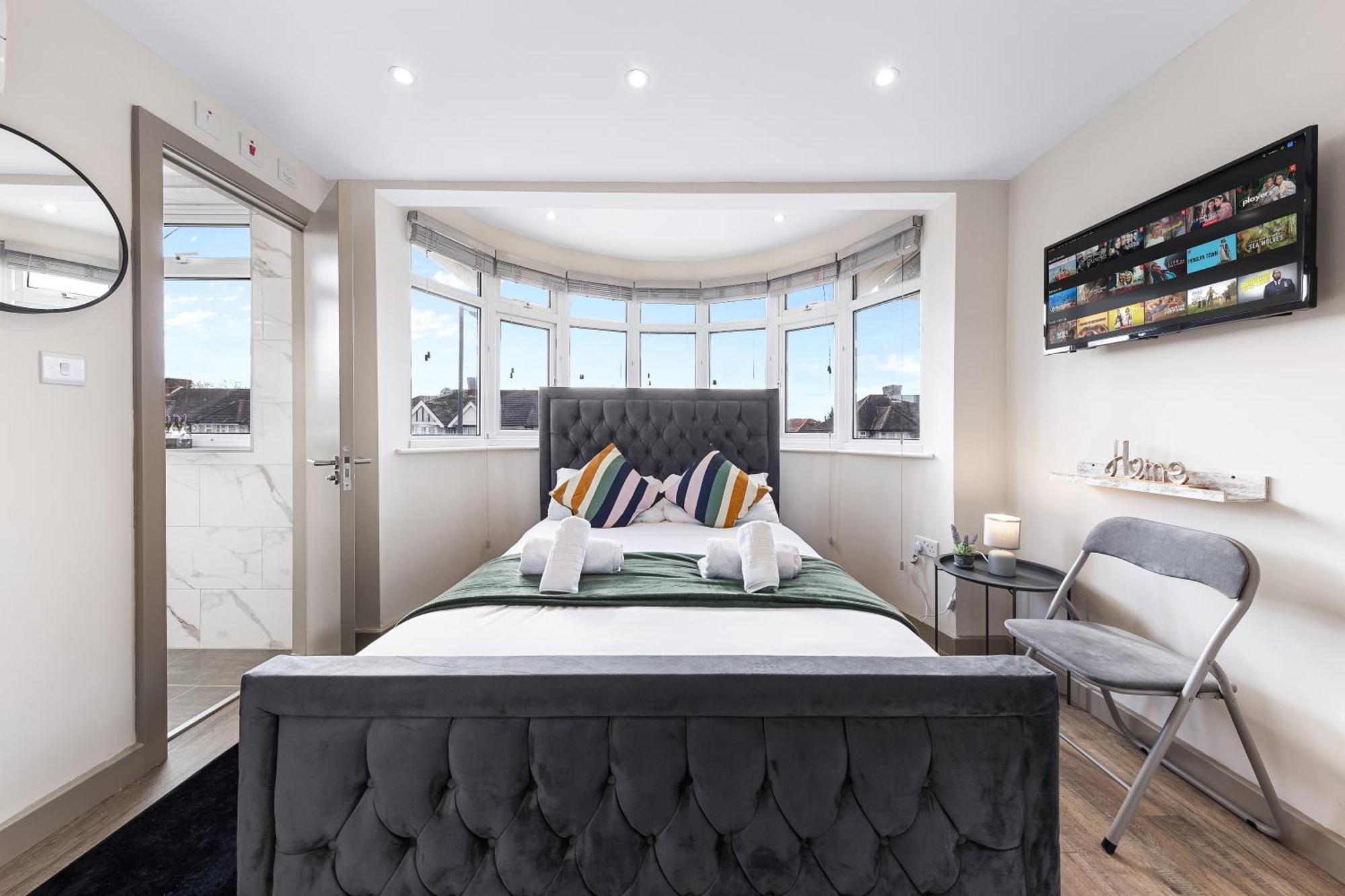 Serviced Ensuite Modern Studio - Sleeps 2 - Near Wembley Stadium - Good Transport Link To Central London - Harrow Ha3 Hatch End Exterior photo