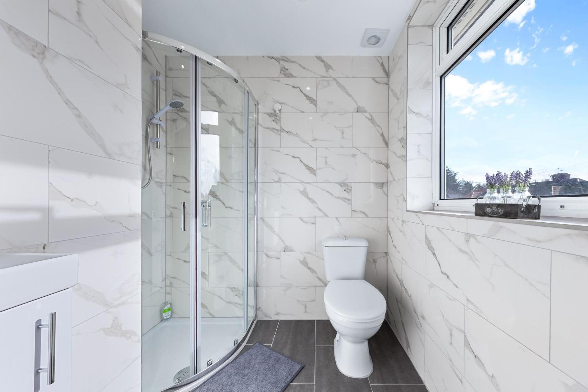 Serviced Ensuite Modern Studio - Sleeps 2 - Near Wembley Stadium - Good Transport Link To Central London - Harrow Ha3 Hatch End Exterior photo