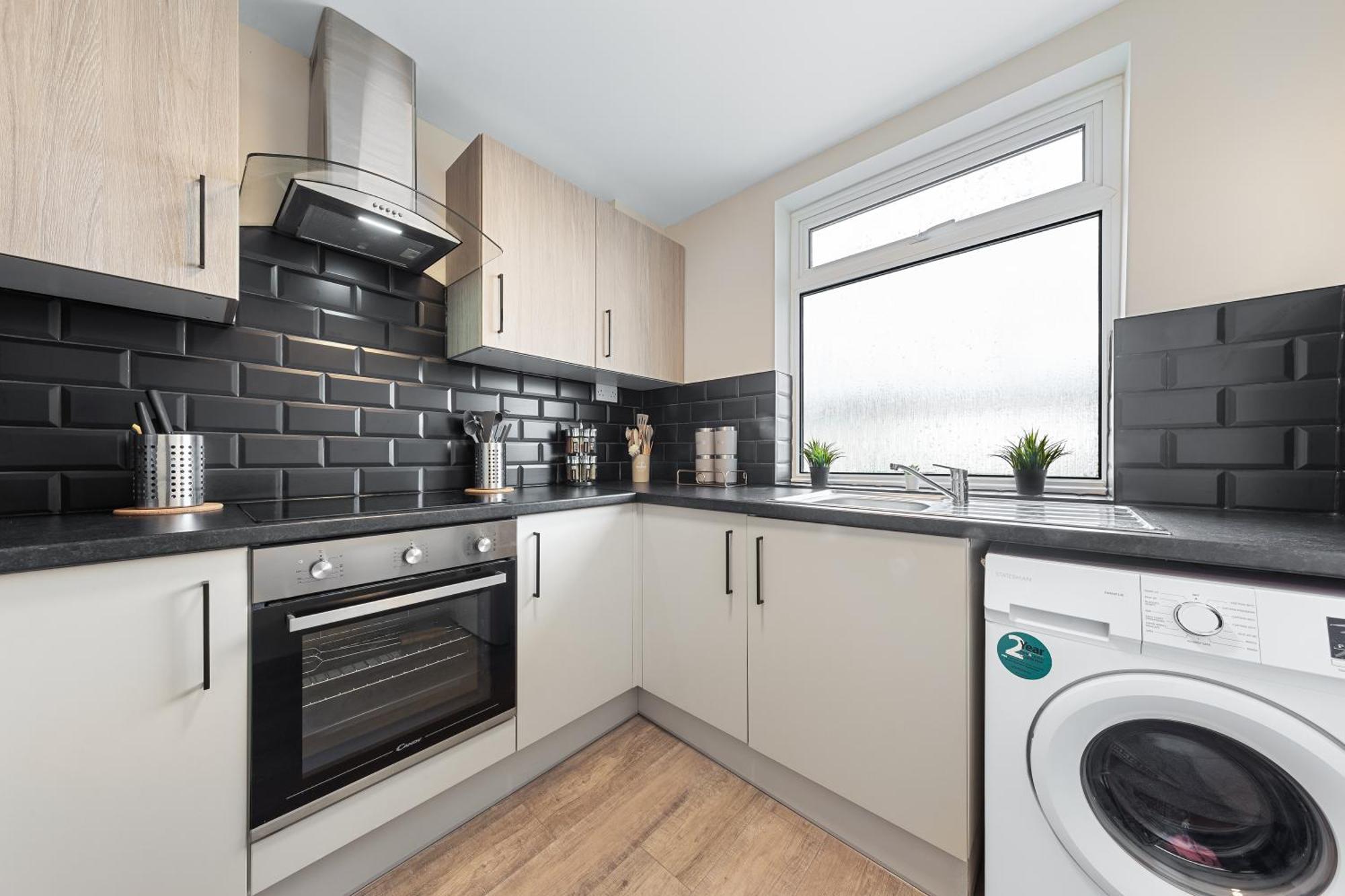 Serviced Ensuite Modern Studio - Sleeps 2 - Near Wembley Stadium - Good Transport Link To Central London - Harrow Ha3 Hatch End Exterior photo
